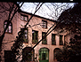 Fachada al jard&iacute;n, Edificio principal.